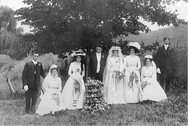 Photo of photos/Annie McLennan & James Morrison Wedding group 1910